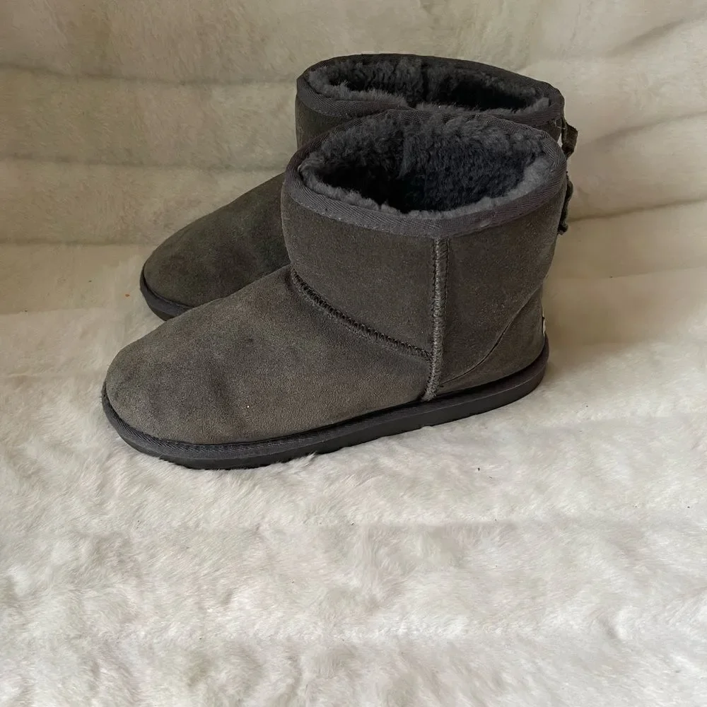 OZWEAR Classic Australian short boots gray suede with shearling lining SZ 10.5W